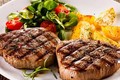 5 loại thực phẩm không “đội trời chung” với thịt bò