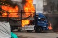 Tài xế lái xe tải đang cháy: “Tôi liều vì nhiều người đang ăn sáng gần đó“