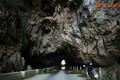 Khám phá con đường xuyên hang động tự nhiên có 1-0-2 Việt Nam