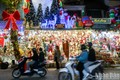 Sắc màu Giáng sinh tràn ngập phố phường Hà Nội 