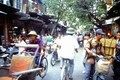 Loạt ảnh “sống động đậy” về khu phố cổ Hà Nội năm 1995 