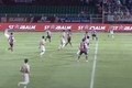 Nghi vấn trọng tài đổi kết quả trận đấu ở V.League: Ai trả lời?