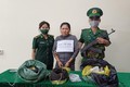 Quảng Bình: Bắt quả tang 2 nữ quái “cõng” 50kg thuốc nổ đi bán