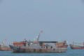 Sóng biển đánh chìm 4 tàu cá, nhiều ngư dân Quảng Bình mất tích
