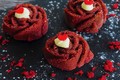 Cách làm bánh cupcake Valentine đỏ thắm như hoa hồng thật