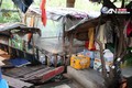Cuộc sống khốn khó trên chiếc ghe 40 năm tuổi ở Sài Gòn