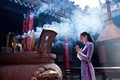 Video: Đi lễ chùa nên cầu gì để thể hiện lòng thành?