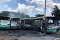 10 ô tô cháy rụi trong bãi giữ xe ở Sài Gòn 