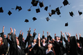 Bình Định: Sinh viên tốt nghiệp loại xuất sắc được hỗ trợ 150 triệu đồng