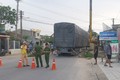 Quảng Nam: Xe tải tông nhau trên cầu, tắc đường từ đêm tới sáng