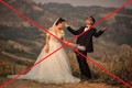 Chụp ảnh cưới phản cảm, cặp đôi khiến netizen "đỏ mặt"