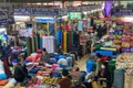 Cảnh kinh doanh kỳ lạ tại các chợ đầu mối lớn nhất Hà Nội