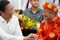 Nhà nghiên cứu 103 tuổi Nguyễn Đình Tư nhận giải thưởng khoa học Trần Văn Giàu