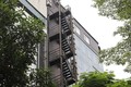 Chung cư mini, khách sạn tại Hà Nội chi trăm triệu đồng lắp thang thoát hiểm