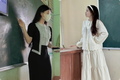 Hai cô giáo Việt nổi tiếng đi dạy như lên sàn diễn thời trang
