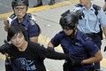 Cảnh sát Hồng Kông tăng cường dỡ bỏ chướng ngại vật