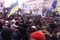 Hàng trăm dân Ukraine xông vào trụ sở hội đồng