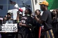  Nước Mỹ “nổi sóng” vì cảnh sát bắn chết người da màu
