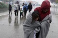 Người tị nạn co ro giữa cái rét đầu đông Châu Âu