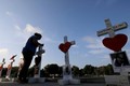Thêm ảnh dân Mỹ tiếc thương nạn nhân xả súng ở Orlando