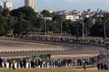 Hàng nghìn người xếp hàng viếng lãnh tụ Fidel Castro