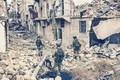 Xem lính Nga gỡ bom mìn ở một thị trấn ma Syria