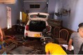 Hải Phòng: Hiện trường vụ taxi mất lái, đâm thẳng vào nhà dân
