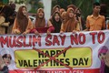 Video: Những nơi trên thế giới ngày Valentine bị cấm đoán