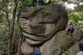 Video: Tảng đá khổng lồ có hình dáng giống người ngoài hành tinh