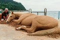 Những tác phẩm điêu khắc trên cát khiến người xem trầm trồ