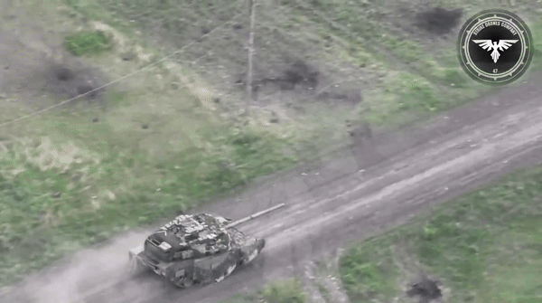 "Hội chứng quay tròn tháp pháo" của xe tăng T-90M khi trúng đạn