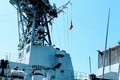 Tàu hải quân Canada treo cờ rủ Quốc tang Chủ tịch nước Trần Đại Quang
