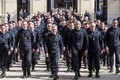 Pháp vinh danh những người lính cứu hỏa đã cứu Nhà thờ Đức Bà