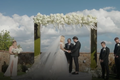 Video: Cổng hoa đổ sụp khi cặp đôi đang làm lễ cưới
