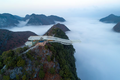 Trầm trồ công trình nằm lơ lửng giữa biển mây của Trung Quốc  