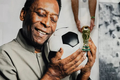 Lý do thực sự khiến huyền thoại Pele được gọi là “Vua bóng đá"
