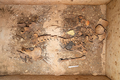 Mở mộ cổ 1.800 năm tuổi, chuyên gia sửng sốt phát hiện thứ này 