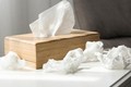 4 lý do không nên đặt giấy vệ sinh ở đầu giường