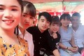 Cô dâu ôm người yêu cũ khóc nức nở trong đám cưới?