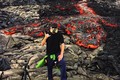Video: Máy ảnh vẫn hoạt động khi chìm trong… nham thạch núi lửa