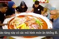 Video: Tô mì khổng lồ bên trong bảo tàng đồ ăn siêu độc đáo