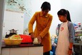 Video: Bí kíp giúp con gái 10 tuổi thành “thần đồng kinh doanh” của mẹ trẻ