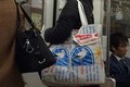 Người Nhật biến bao cám "đồng nát" thành túi hàng hiệu giá trăm đô