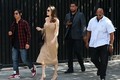 Angelina Jolie dạo phố cùng Pax Thiên sau vụ kiện với Brad Pitt