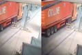 “Đứng tim” clip người đàn ông lao đầu vào gầm xe container