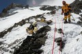Lộ gần 300 thi thể người ở Everest: Báo hiệu điều đáng sợ sắp đến?