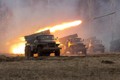 Video: Hỏa lực quân đội Nga dội bão lửa vào mục tiêu trong tập trận