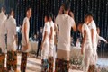 Đám cưới Công Phượng: Dàn cầu thủ mặc quần hoa lá cành chơi game