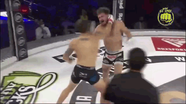Video: Dính cú đấm móc cực mạnh, võ sĩ MMA ngã sấp mặt trên sàn đấu