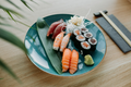 Phân biệt 2 loại sushi phổ biến nhất
